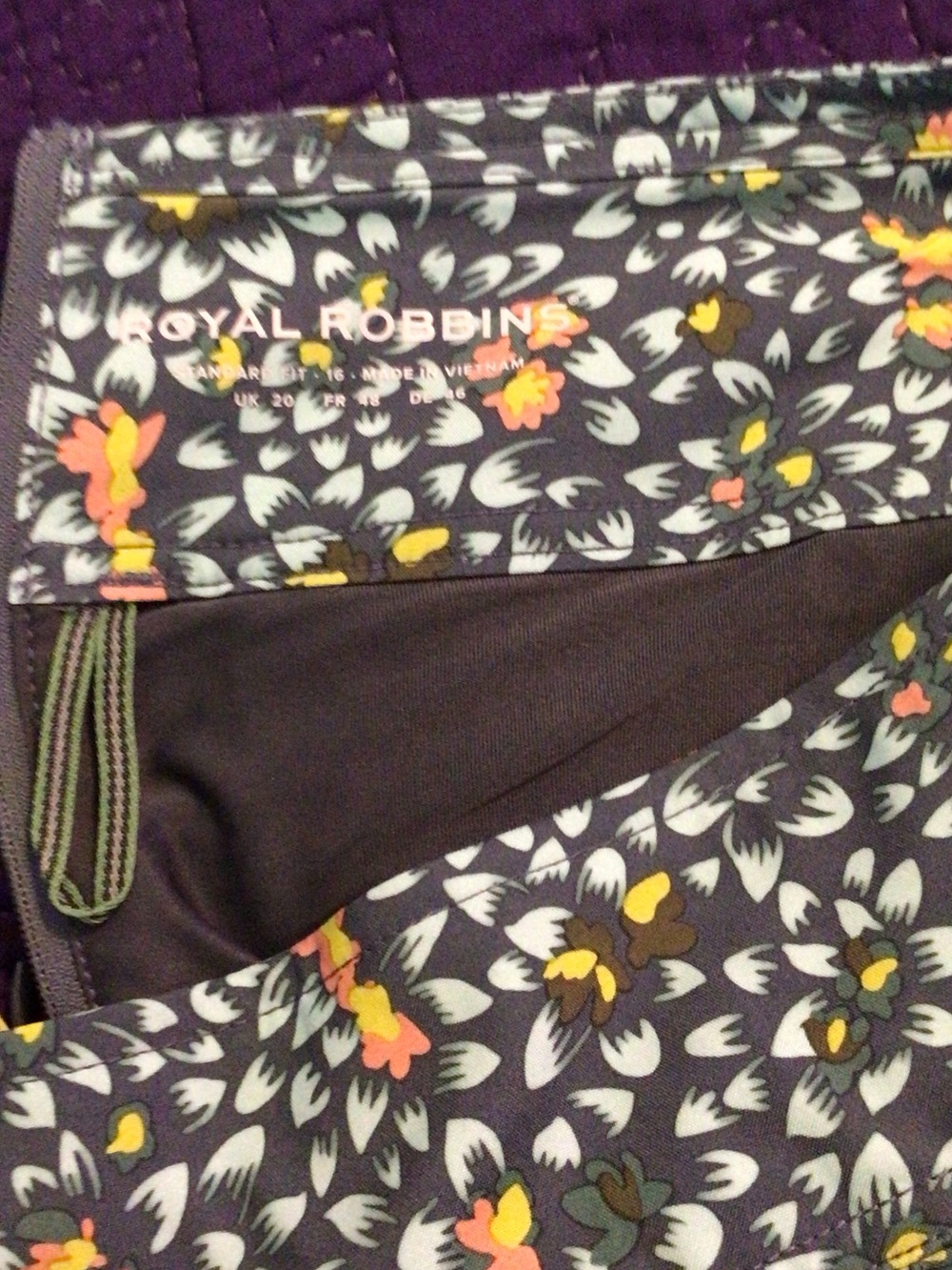 Royal Robbins Dark Green Floral Skort with Yellow Accents Size 16 - Picture 6 of 6